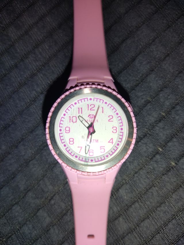 Reloj Marea niña adolescente mujer