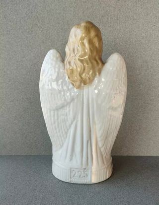 Antico angelo in biscuit lucido