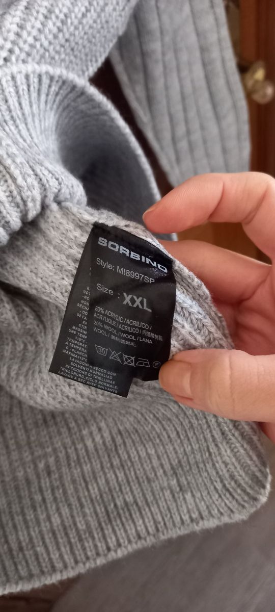 Maglione unisex nuovo con etichetta