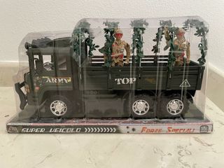 Camion giocattolo militare