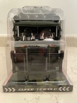 Camion giocattolo militare