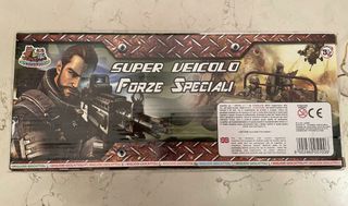 Camion giocattolo militare