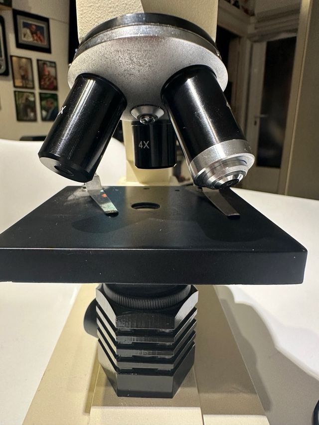 Microscopio Bresser Biolux