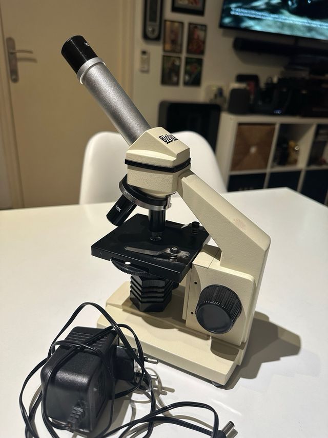 Microscopio Bresser Biolux