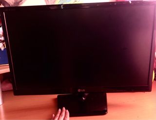TV LEDLCD LG M2432DPZ