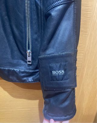 Cazadora de cuero Hugo Boss talla M