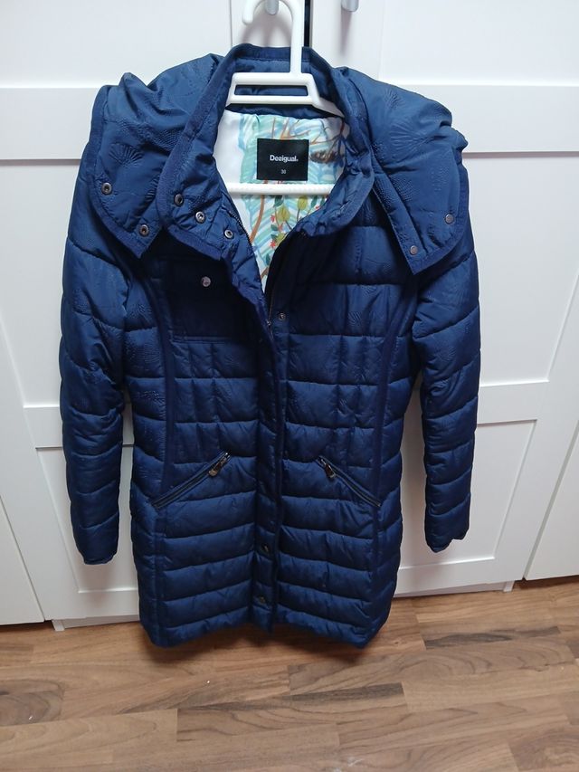 Abrigo marca Desigual