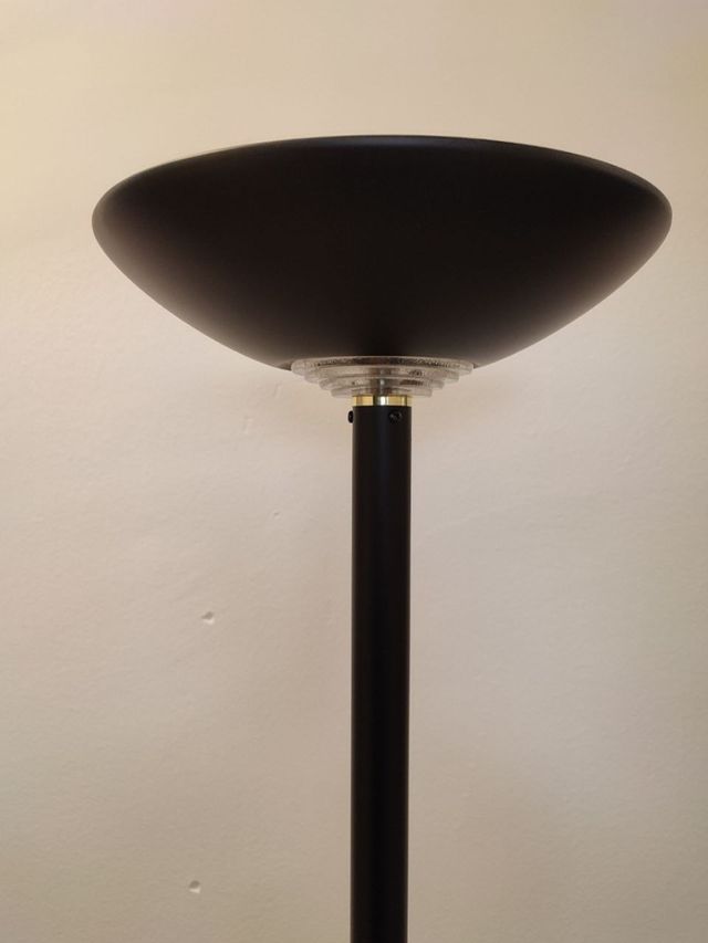 Lampara de pie halógeno negra