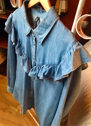 Camisa denim volantes Zara