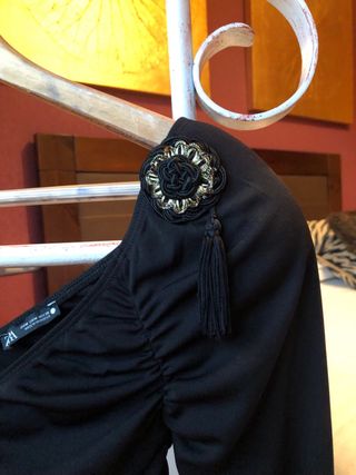Top Zara drapeado con abalorios