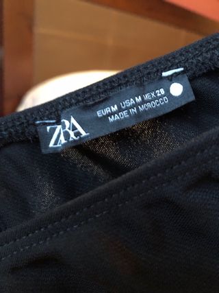 Top Zara drapeado con abalorios