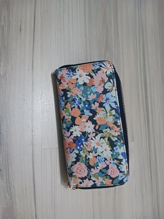 Monedero grande flores nuevo