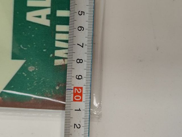 Chapa Land Rover parking only