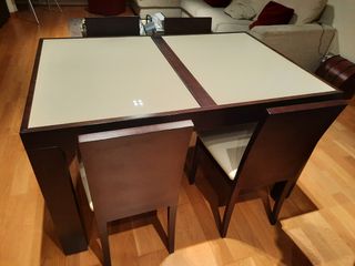 Mesa de comedor extensible y 4 sillas