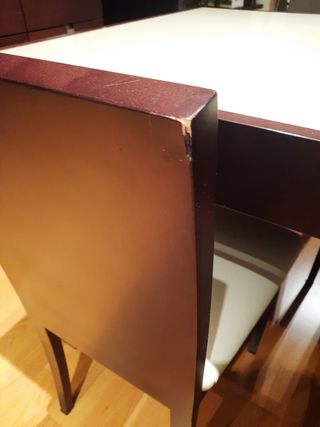 Mesa de comedor extensible y 4 sillas