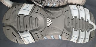 ZAPATILLAS ADIDAS WATERPROOF, NUEVAS 38