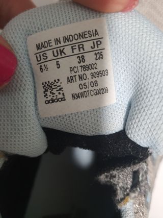 ZAPATILLAS ADIDAS WATERPROOF, NUEVAS 38