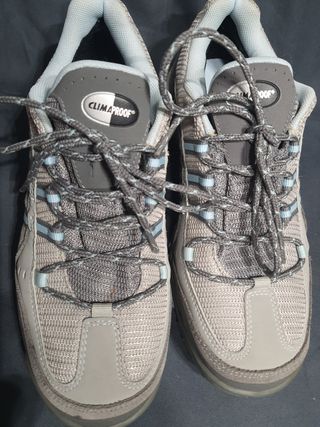 ZAPATILLAS ADIDAS WATERPROOF, NUEVAS 38