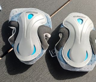 Conjunto de patines con equipación completa