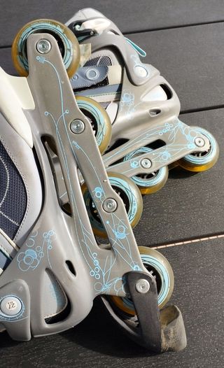 Conjunto de patines con equipación completa