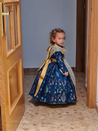 Traje de Fallera niña impecable 
