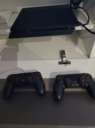 Play Station 4 Slim, 11 Juegos y 2 Mandos