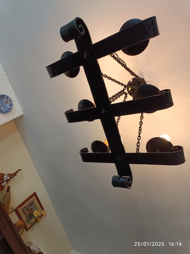 Lampara de forja antigua