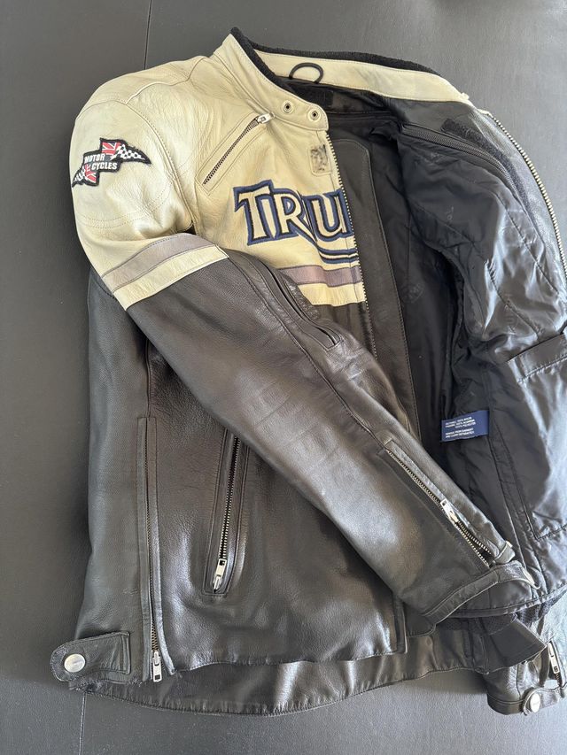 Cazadora Moto Triumph - Cuero - Modelo original