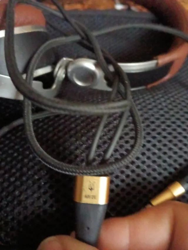 Auriculares Beyerdynamic Aventho Wired