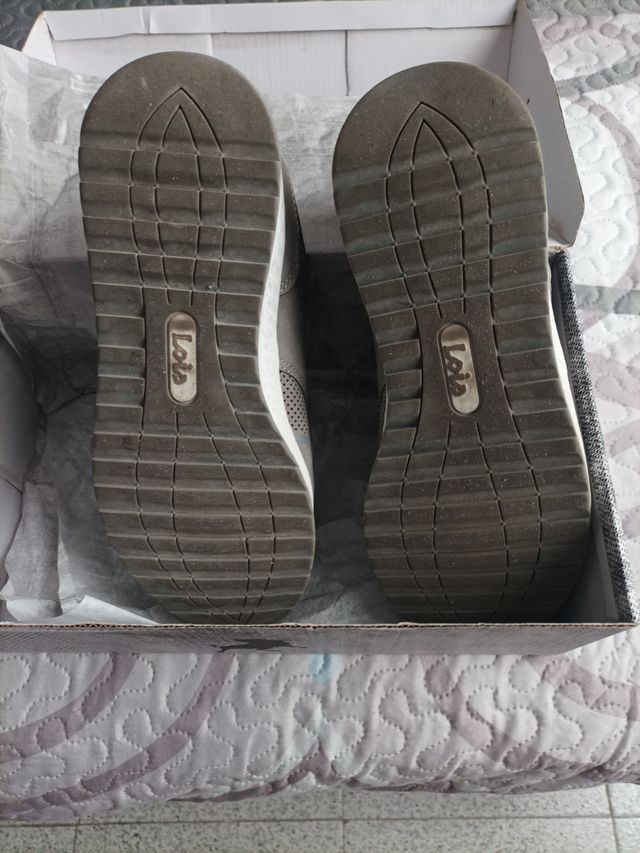 ZAPATILLAS CHICO LOIS    No Contesto Ofertas Absur