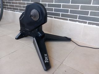 Rodillo de entrenamiento Tacx FLUX S Smart