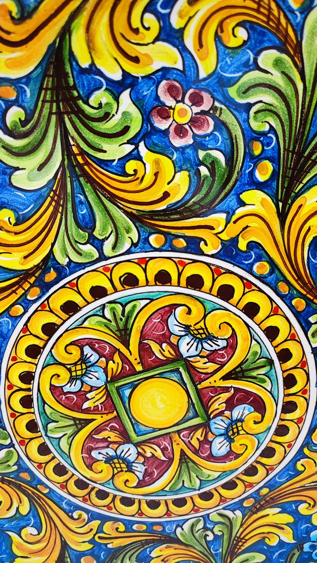 Eleganti piatti in ceramica di Caltagirone - Arte