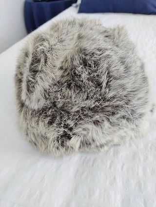 Gorro piel gris