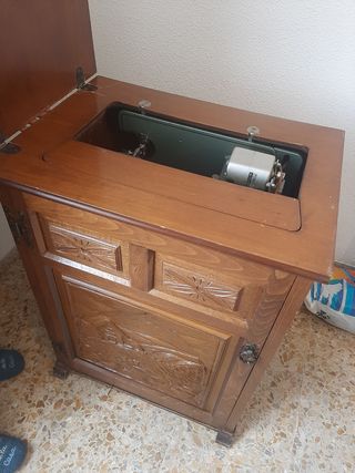 Maquina de coser refrey