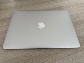 MacBook Air 2017  RAM 8GB. SSD 256GB
