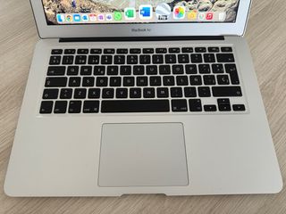 MacBook Air 2017  RAM 8GB. SSD 256GB