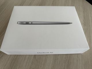 MacBook Air 2017  RAM 8GB. SSD 256GB