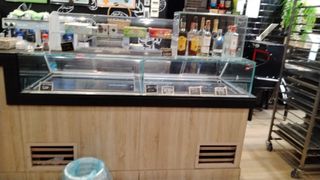 Vitrina Fria Expositor y Nevera debajo