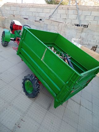 Motocultor con remolque