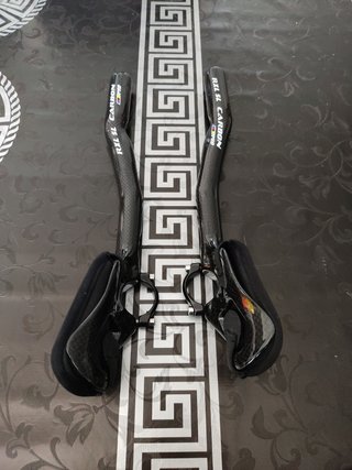Posabrazo para la bicicleta es. De carbono