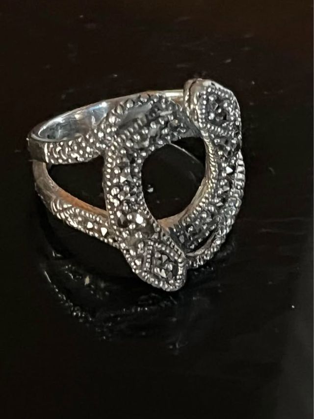 Bellissimo anello vintage in argento e marcasiti