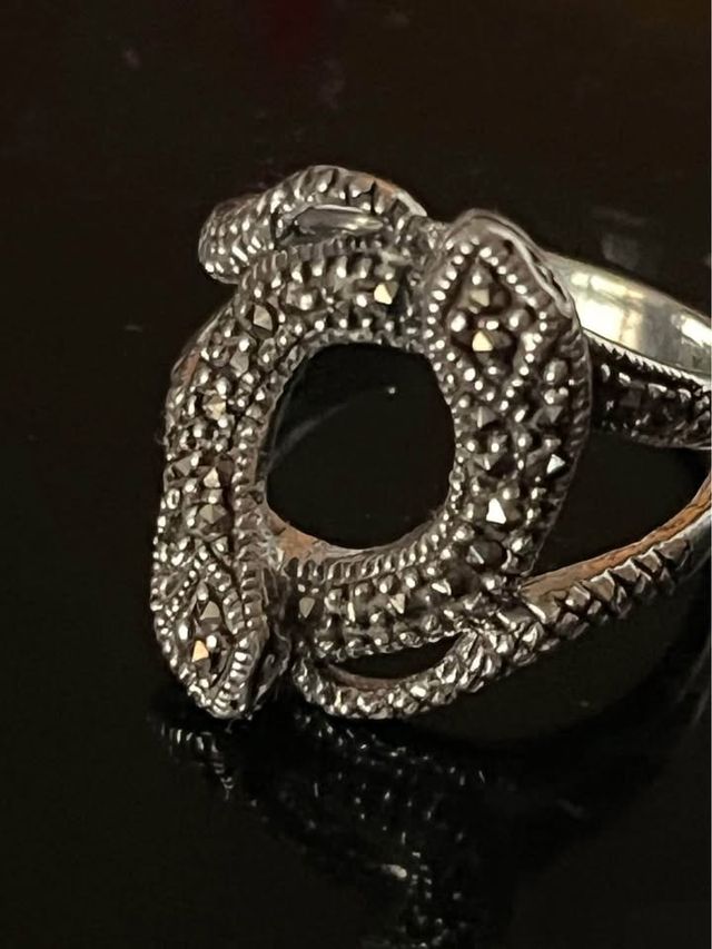 Bellissimo anello vintage in argento e marcasiti