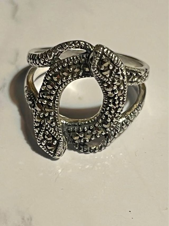 Bellissimo anello vintage in argento e marcasiti