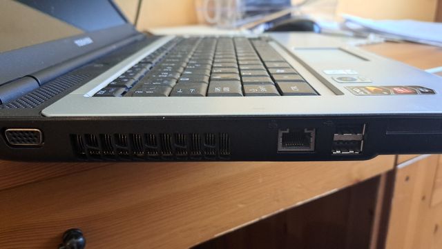 Toshiba L300 Portatil