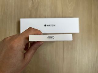 Caja vacia Apple watch y correa 45 mm beige