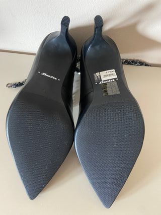 ZAPATOS DE SALÓN DE LA MARCA BATA