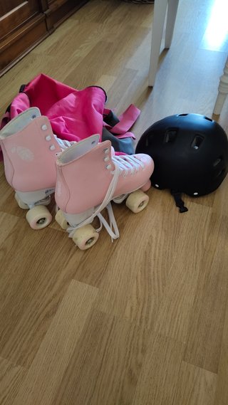 Patines 4 ruedas niña 39, casco y bolsa