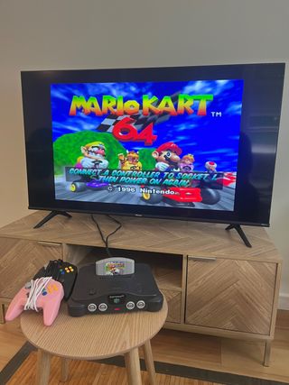 Nintendo 64 y varios juegos
