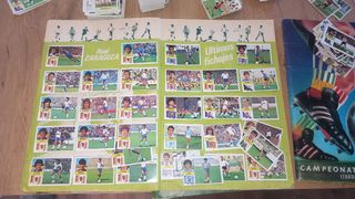 LOTE DE ÁLBUMES DE CORMOS FÚTBOL 