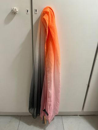 Pareo/pañuelo Parfois con etiqueta.